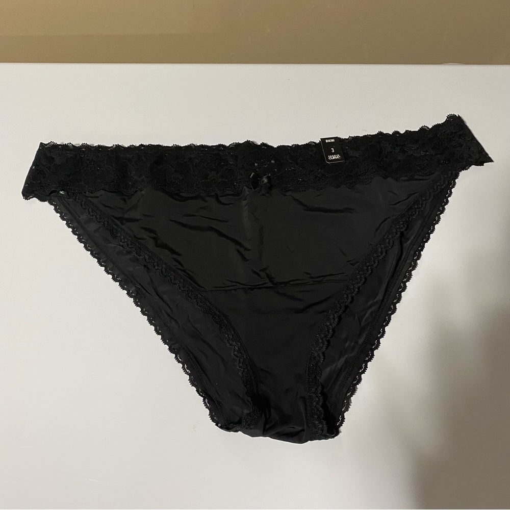 Wide lace trim hi-leg bikini panty